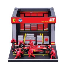Model Bburago Scuderia Ferrari F1 1:43 Charles Leclerc s modelem boxu