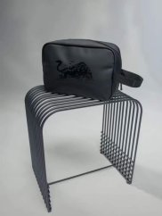 Toaletní taška Red Bull Ring PADDOCK černá s motivem RRI