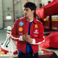 Tímová bunda Scuderia Ferrari SE Monza 2025 s logami sponzorov červená