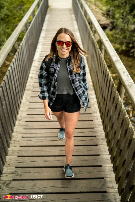 Red Bull Spect sluneční brýle LACE černé s červenými skly